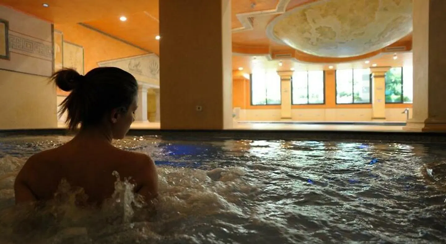 Villa Quaranta Park Wellness Hotel & SPA Hallenbad
