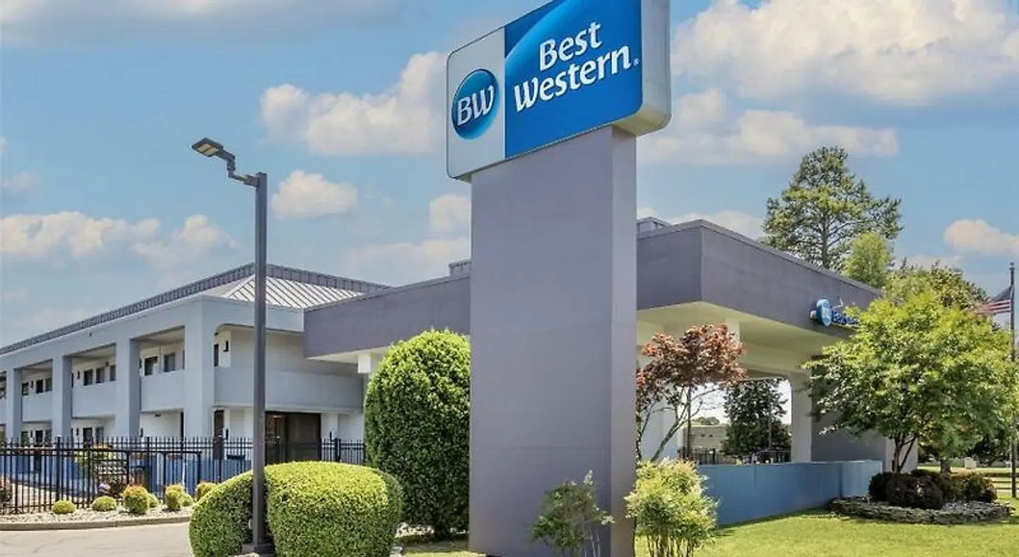 Best Western Salisbury Plaza EXTERIOR