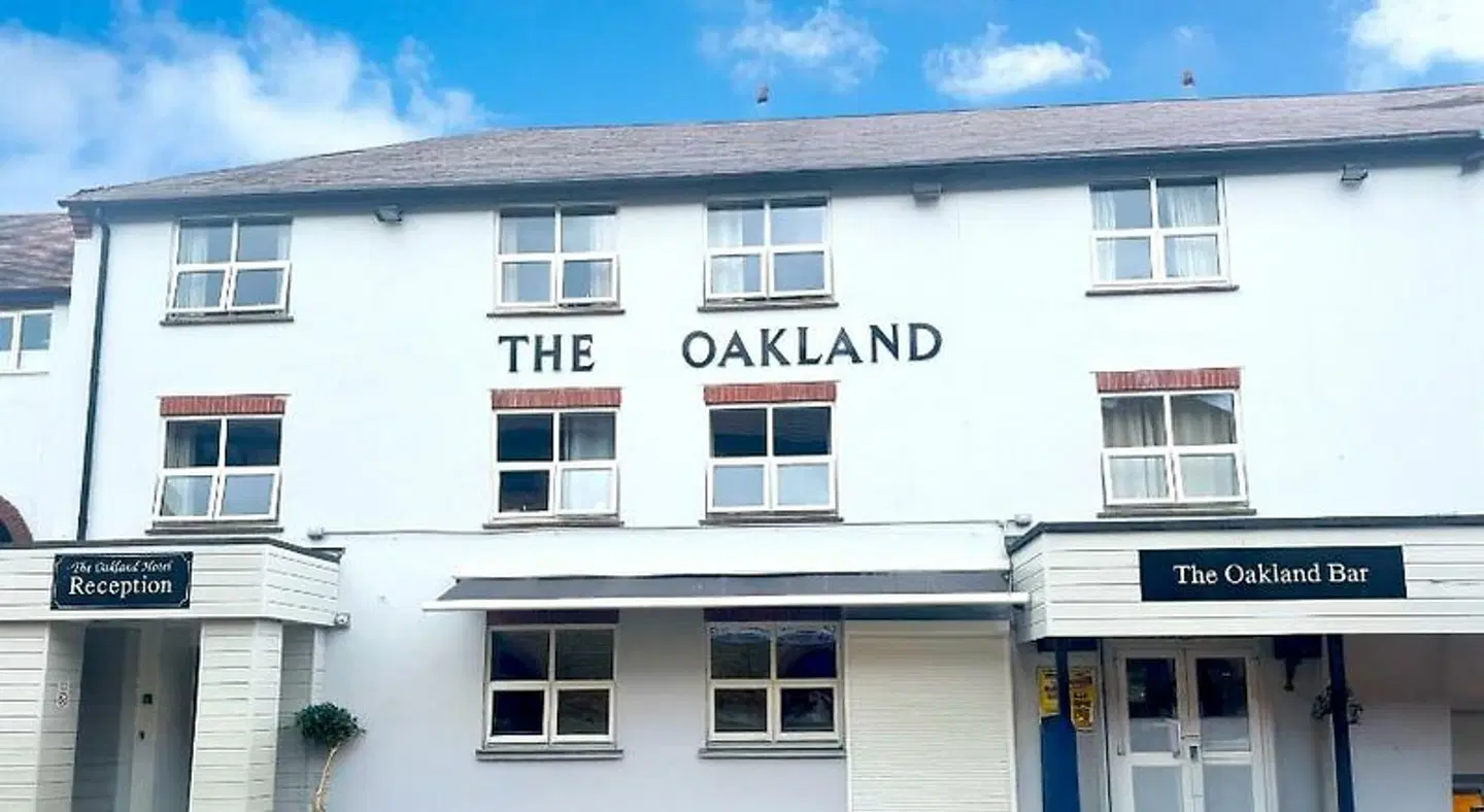 The Oakland Hotel EXTERIOR