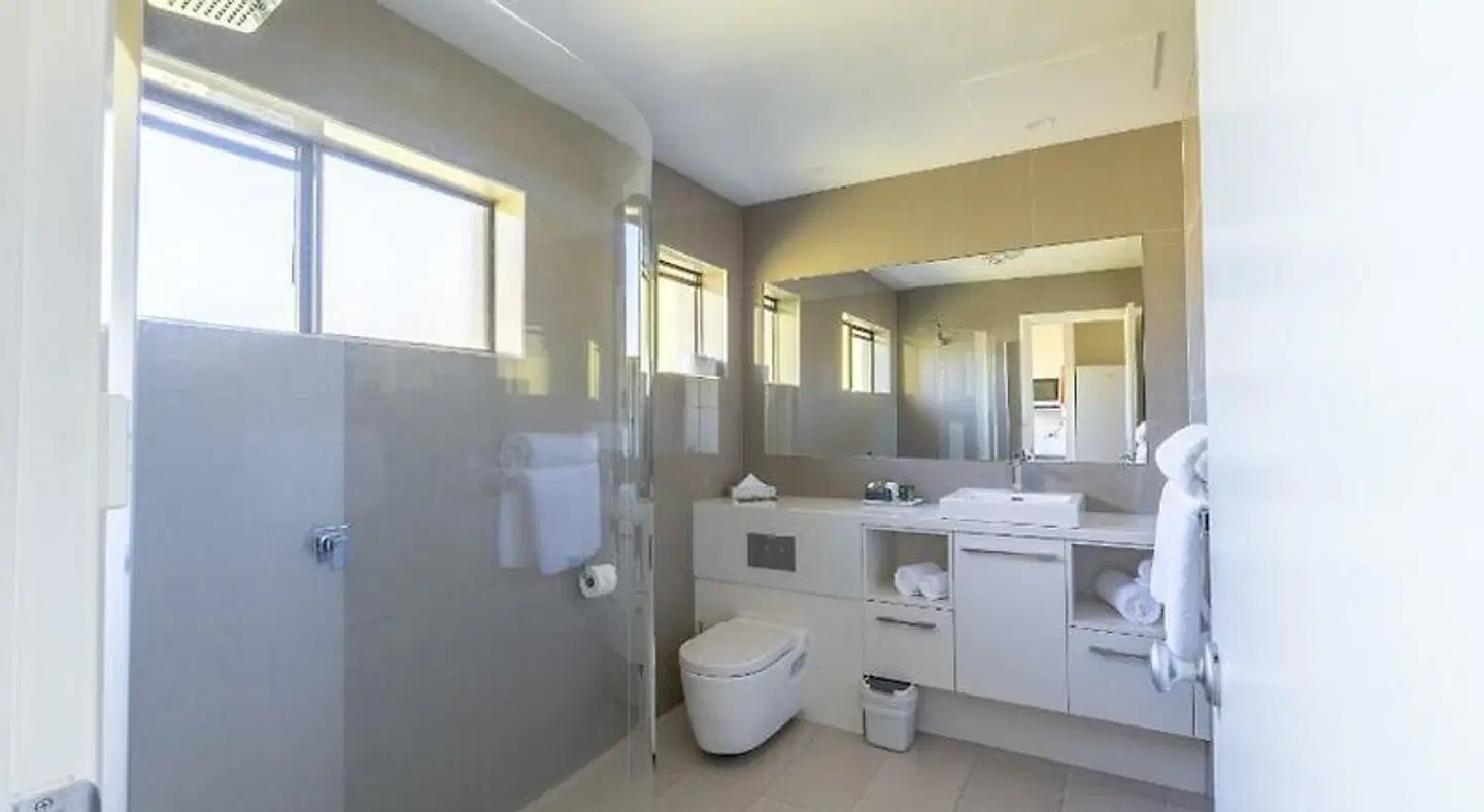 Grosvenor Court Apartments Badezimmer