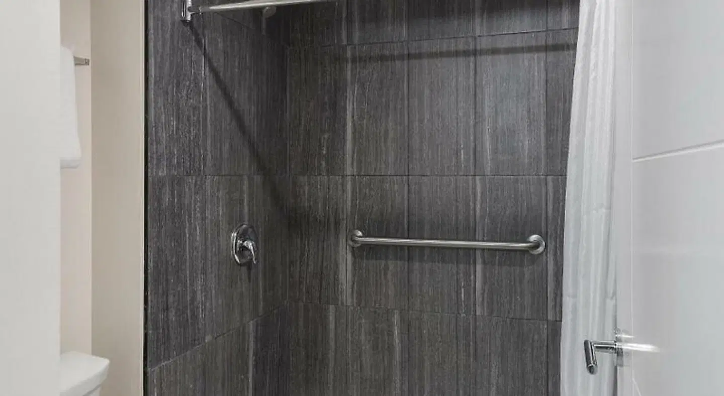 HOM Hotel Gainesville, SureStay Collection by Best Western Badezimmer