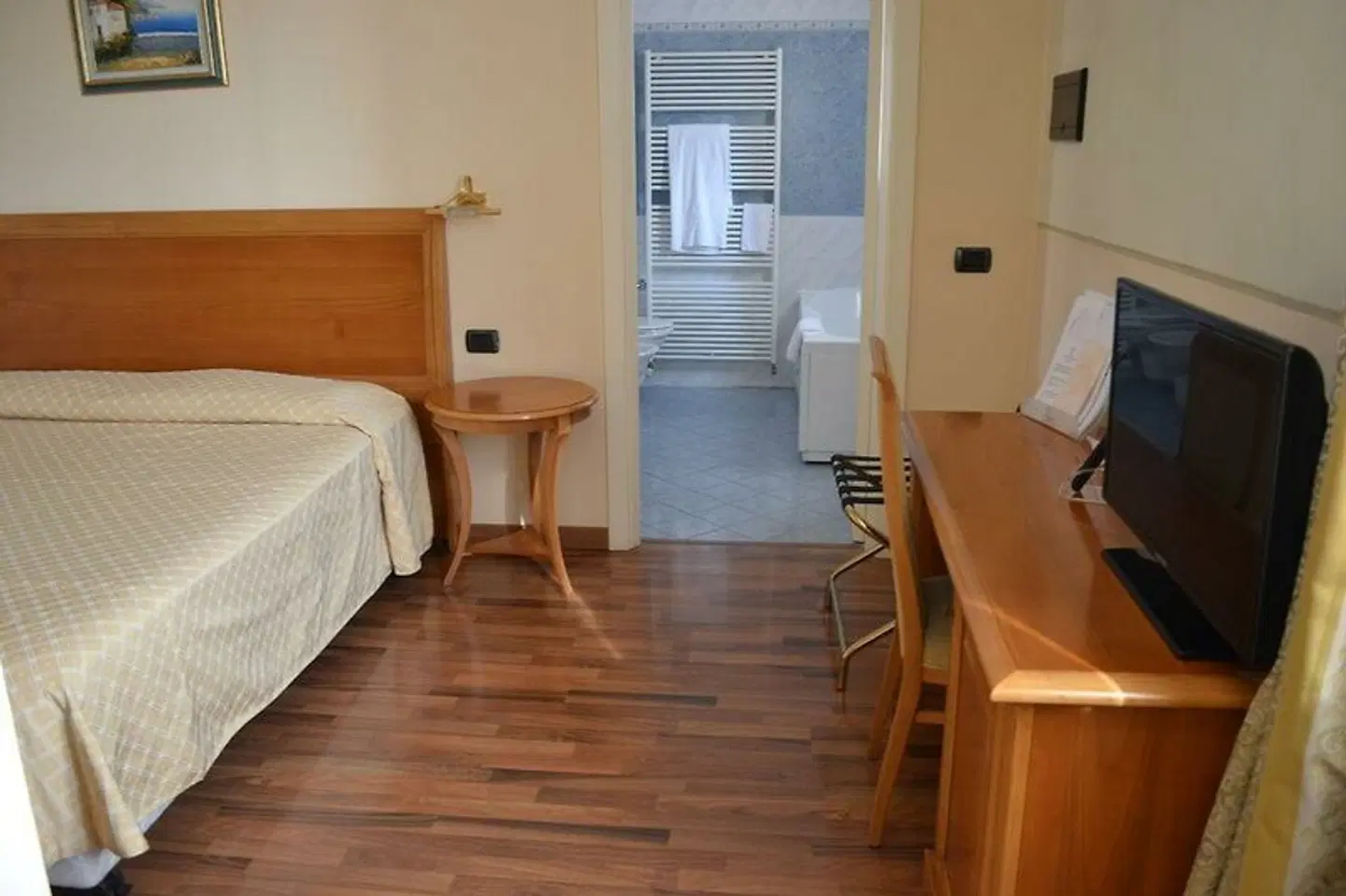 Tricolore Hotel ROOM_EXAMPLE