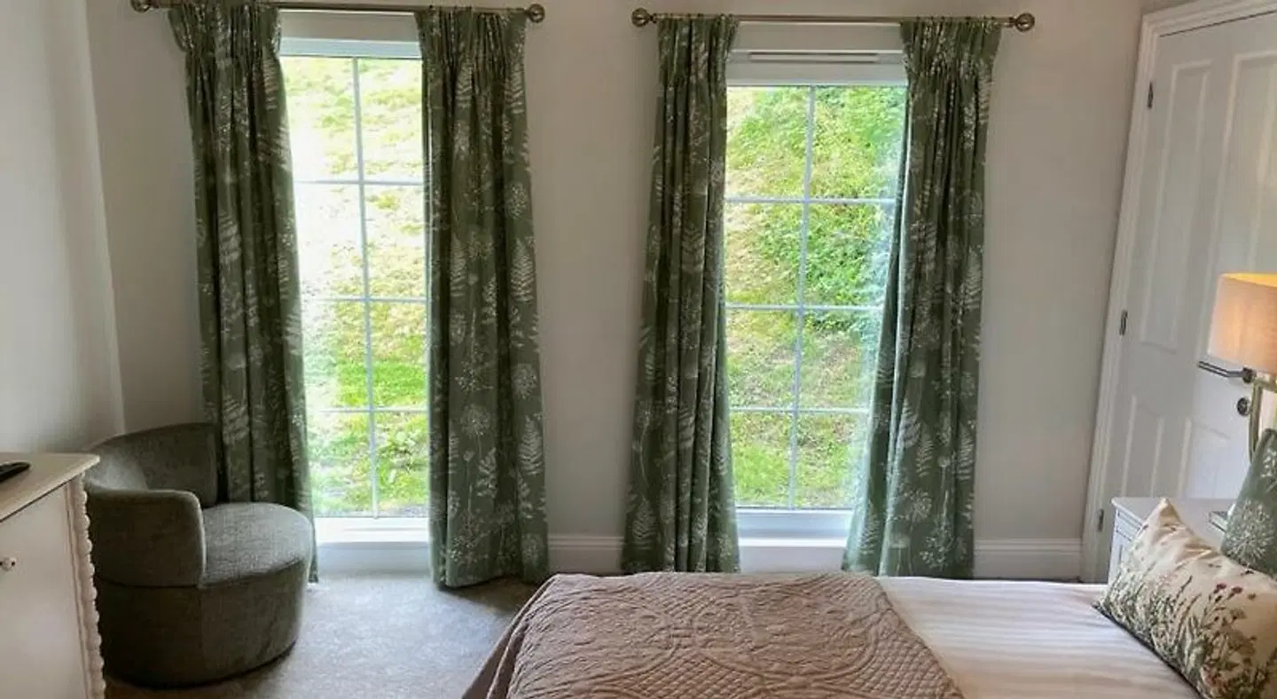 The Lake Country House ROOM_EXAMPLE