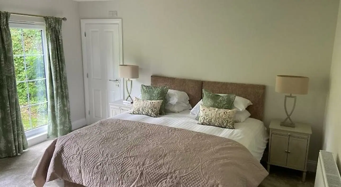 The Lake Country House ROOM_EXAMPLE