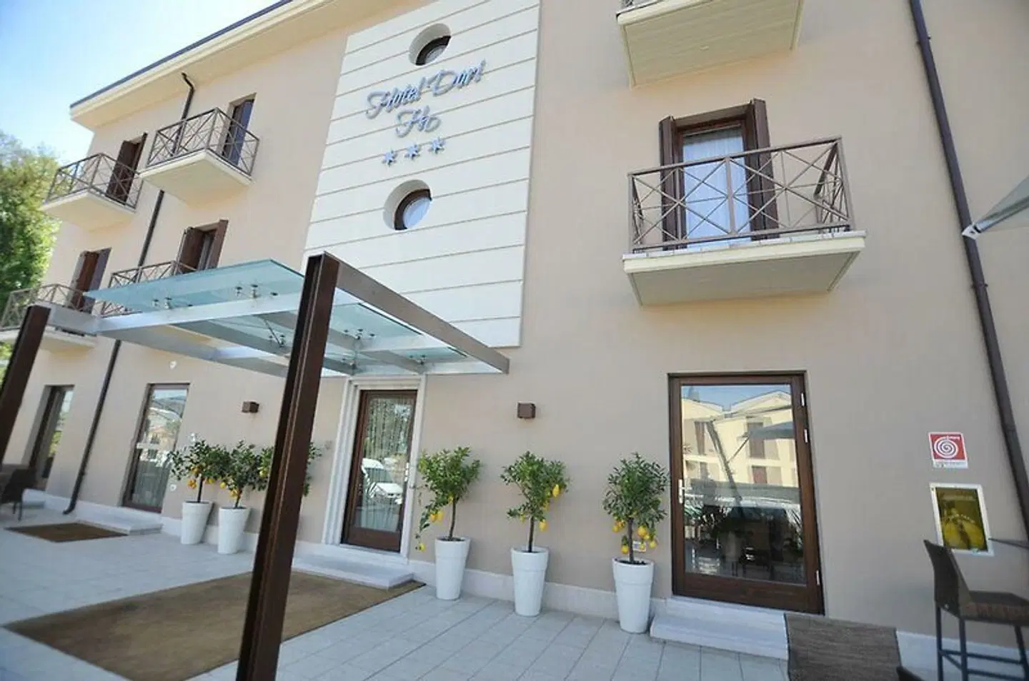 Dori EXTERIOR