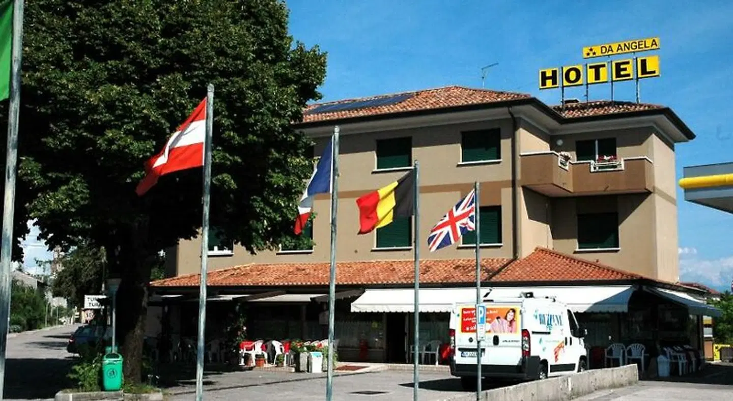 Da Angela EXTERIOR