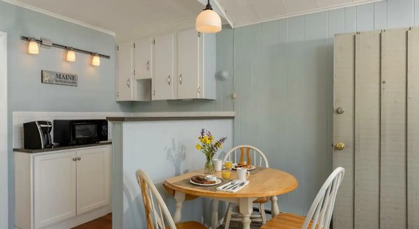 Dockside Guest Quarters ROOM_EXAMPLE