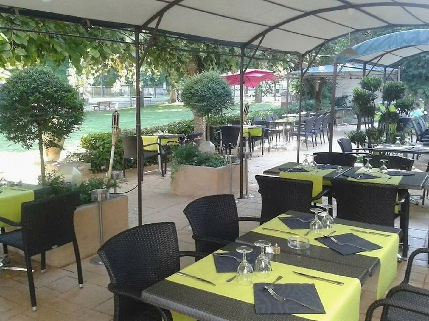 Hôtel-Restaurant Du Parc De La Colombiere Terrasse