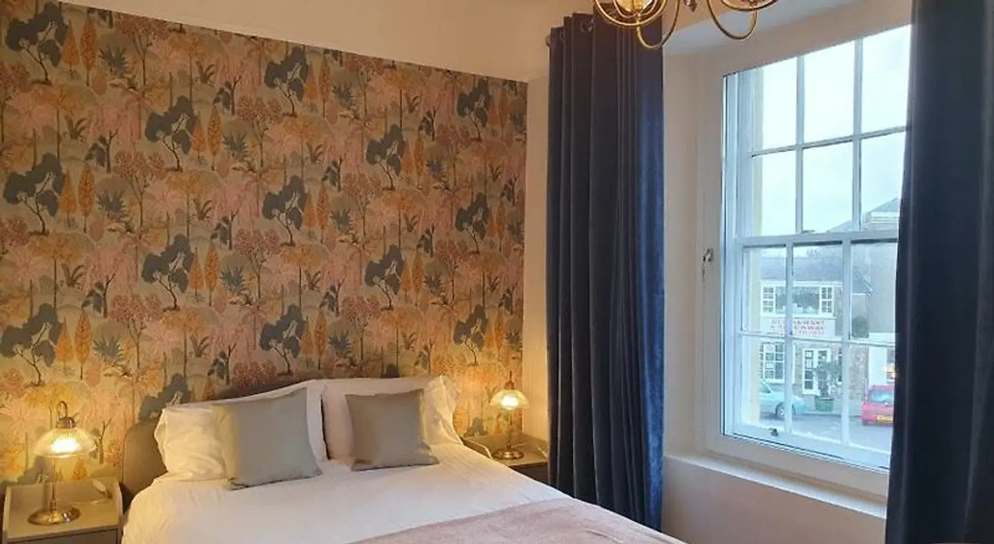 Commercial Hotel ROOM_EXAMPLE