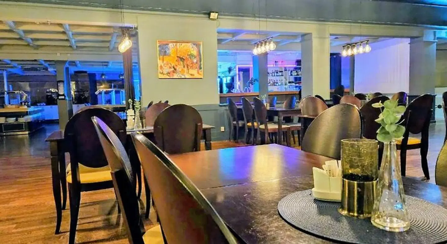 First Hotel Statt Bar