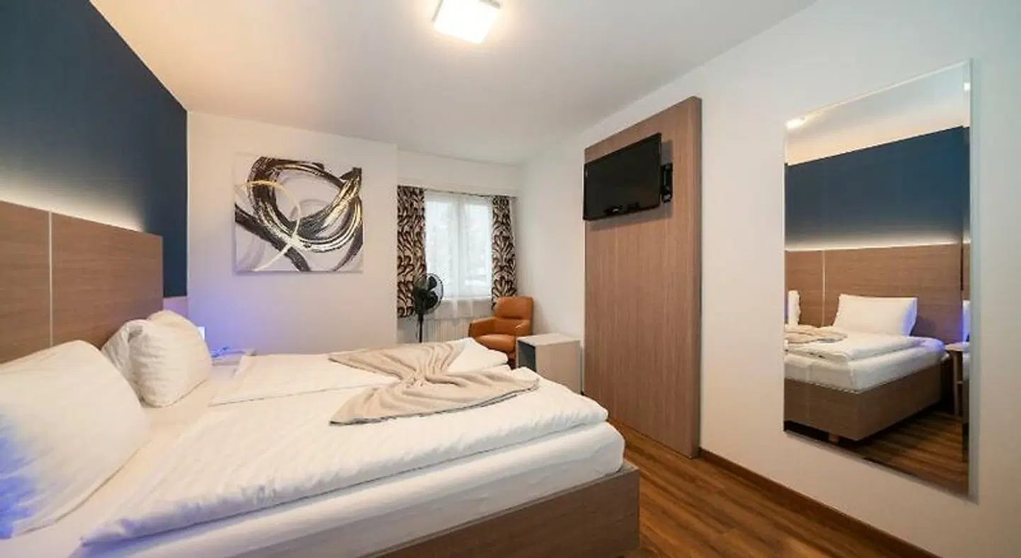 Post ROOM_EXAMPLE