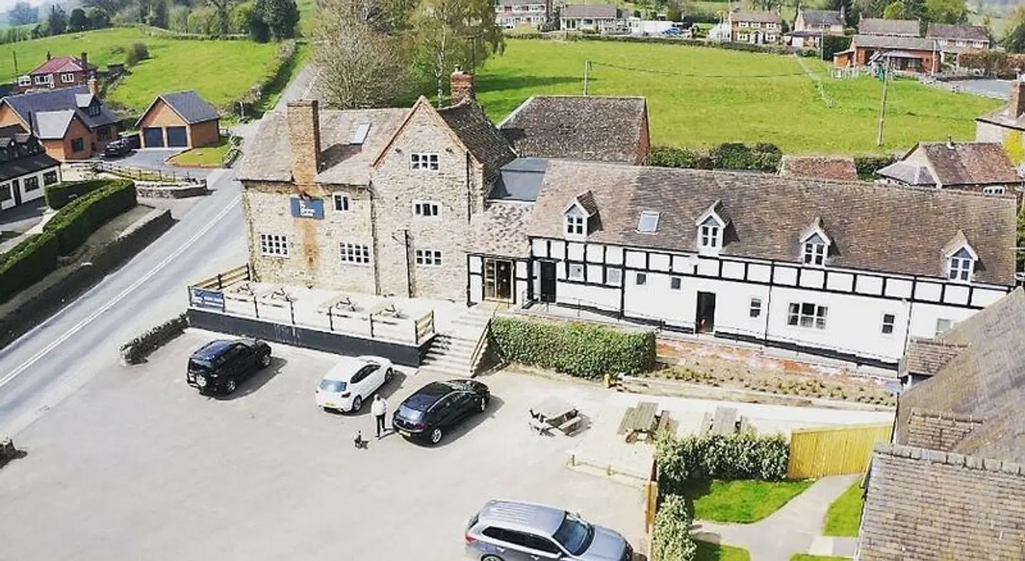 The Hopton Crown EXTERIOR