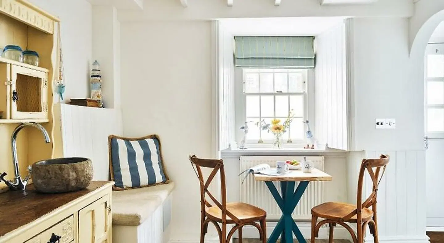 The Lugger ROOM_EXAMPLE