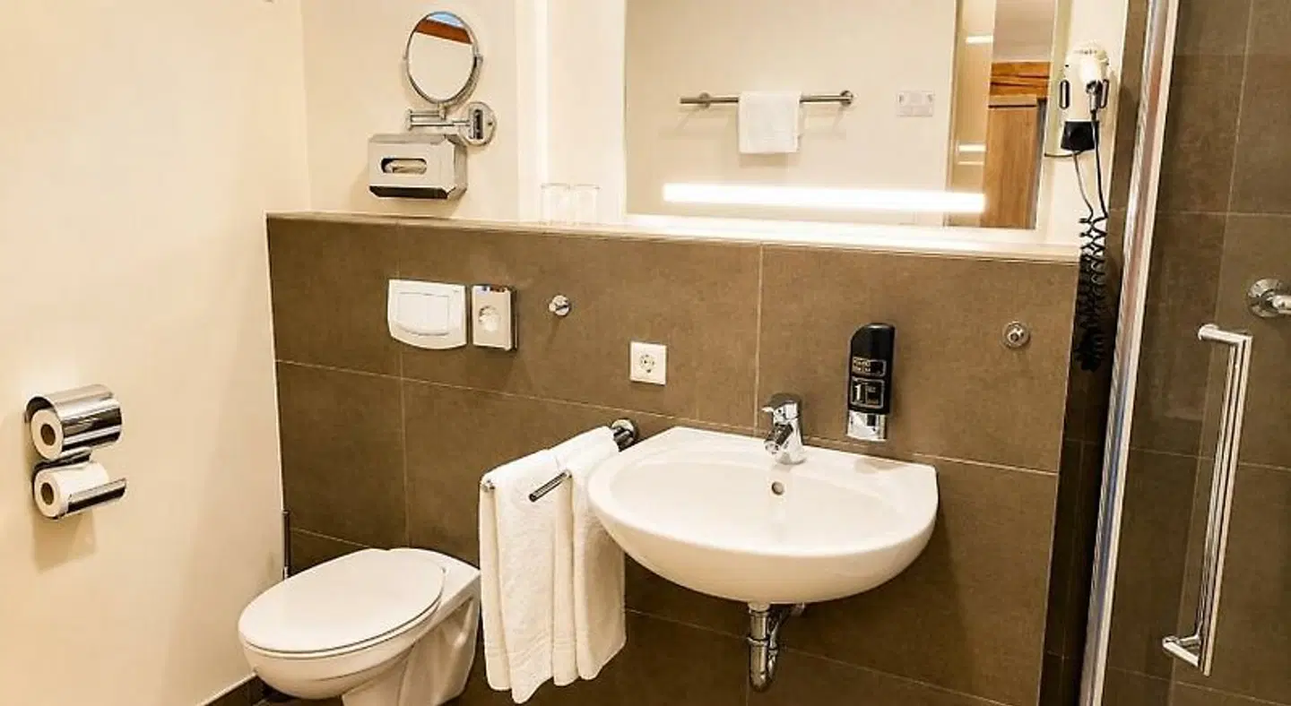 Hotel Holzscheiter Badezimmer
