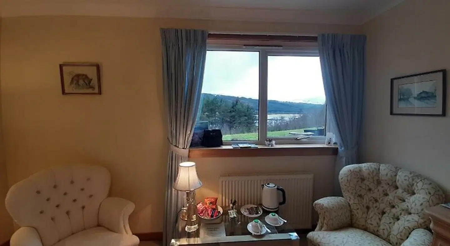 High March ROOM_EXAMPLE