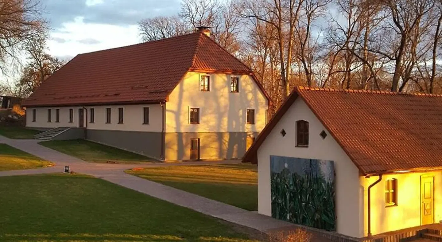 Kalnmuizas pils EXTERIOR