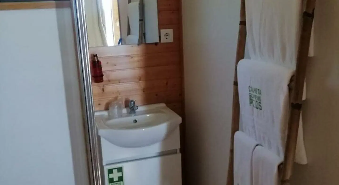 Calheta Glamping Pods Badezimmer