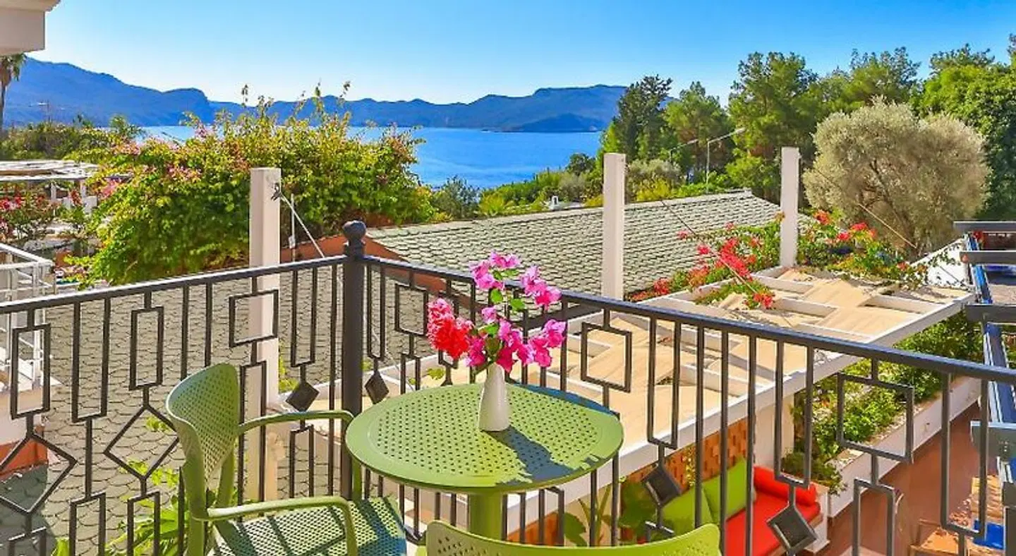 Lale Hotel Terrasse