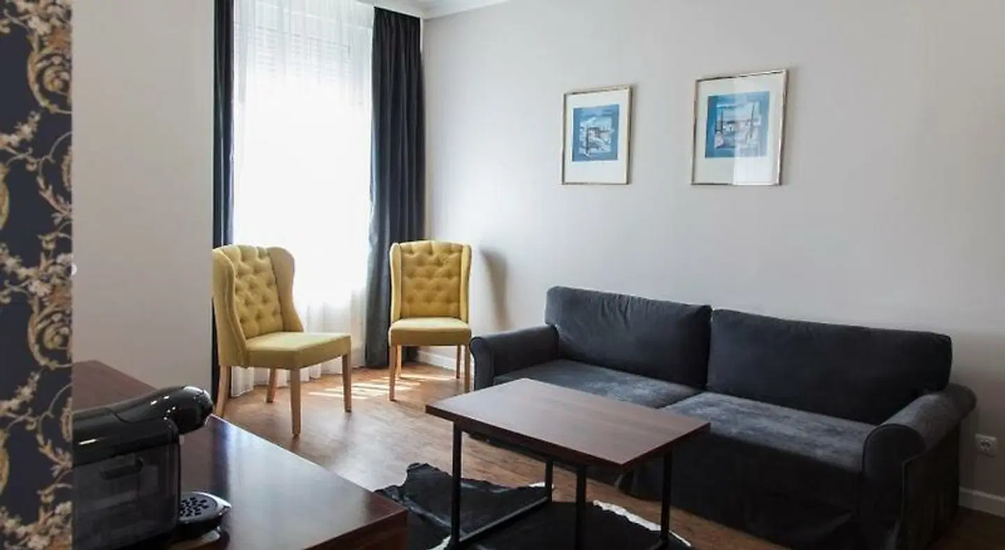 Engelbert ROOM_EXAMPLE