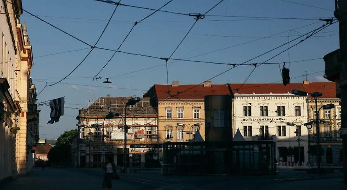 Central EXTERIOR