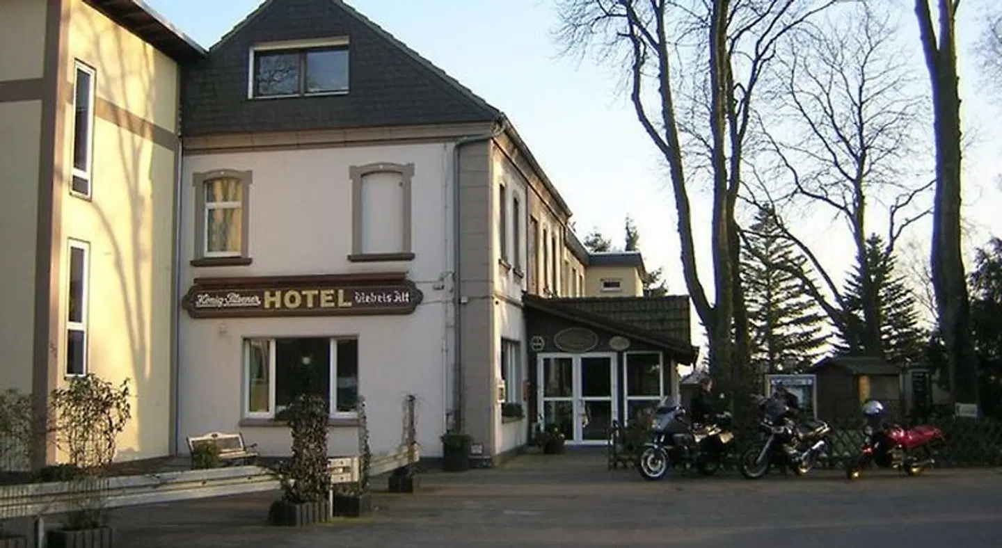 Hotel Zum Grunewald EXTERIOR