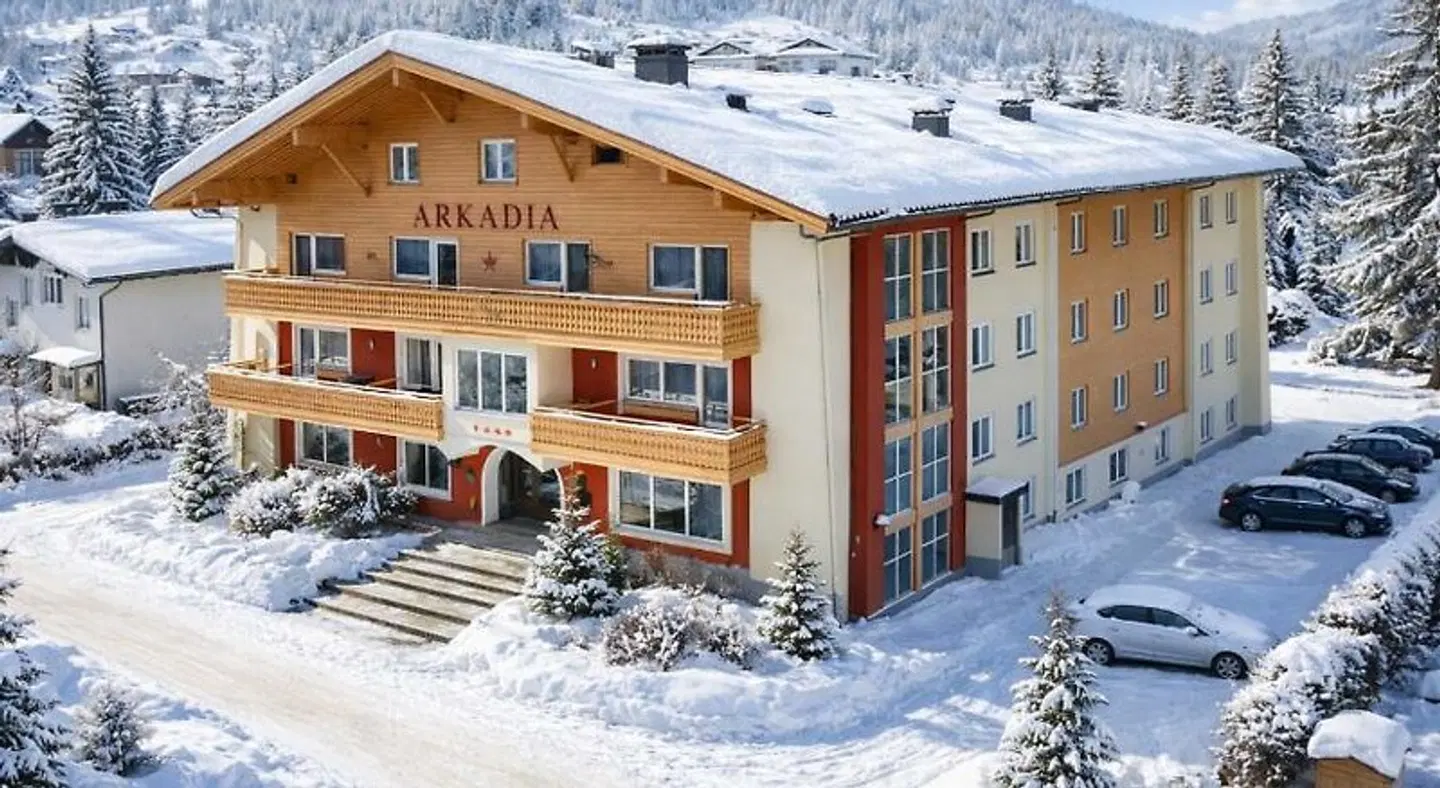 Arkadia Apartments EXTERIOR