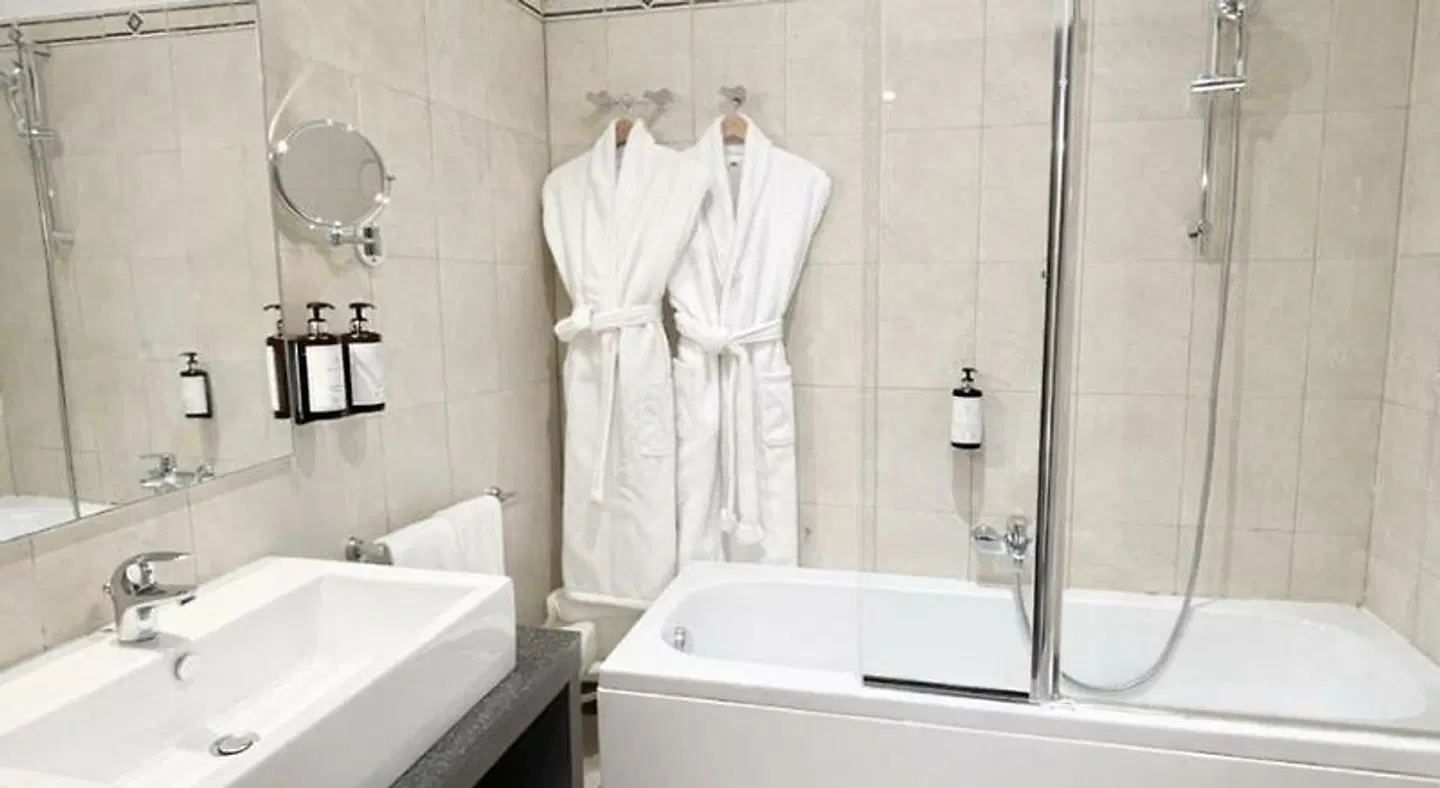Phi Hotel Bologna - Hotel Badezimmer