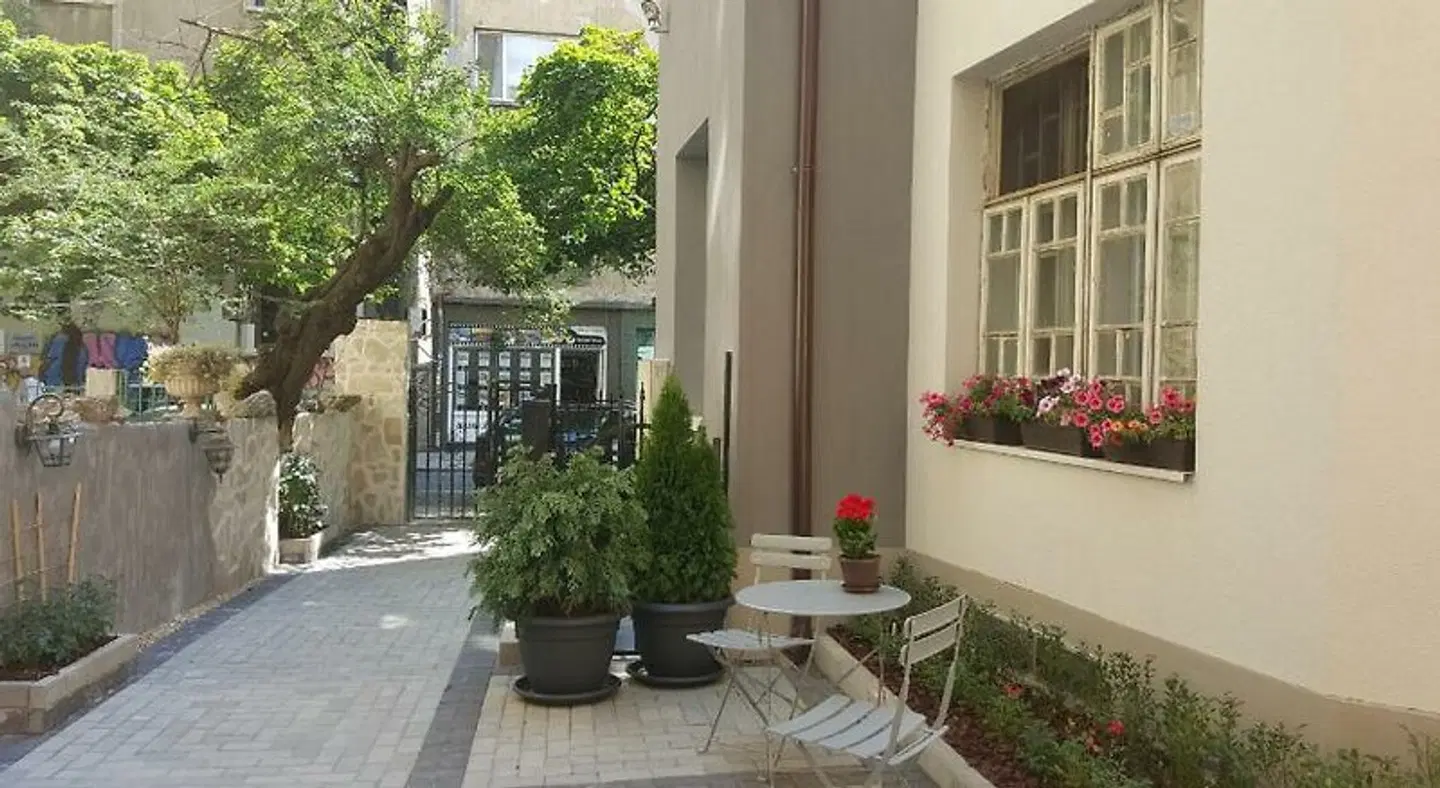5 Vintage Guest House Terrasse