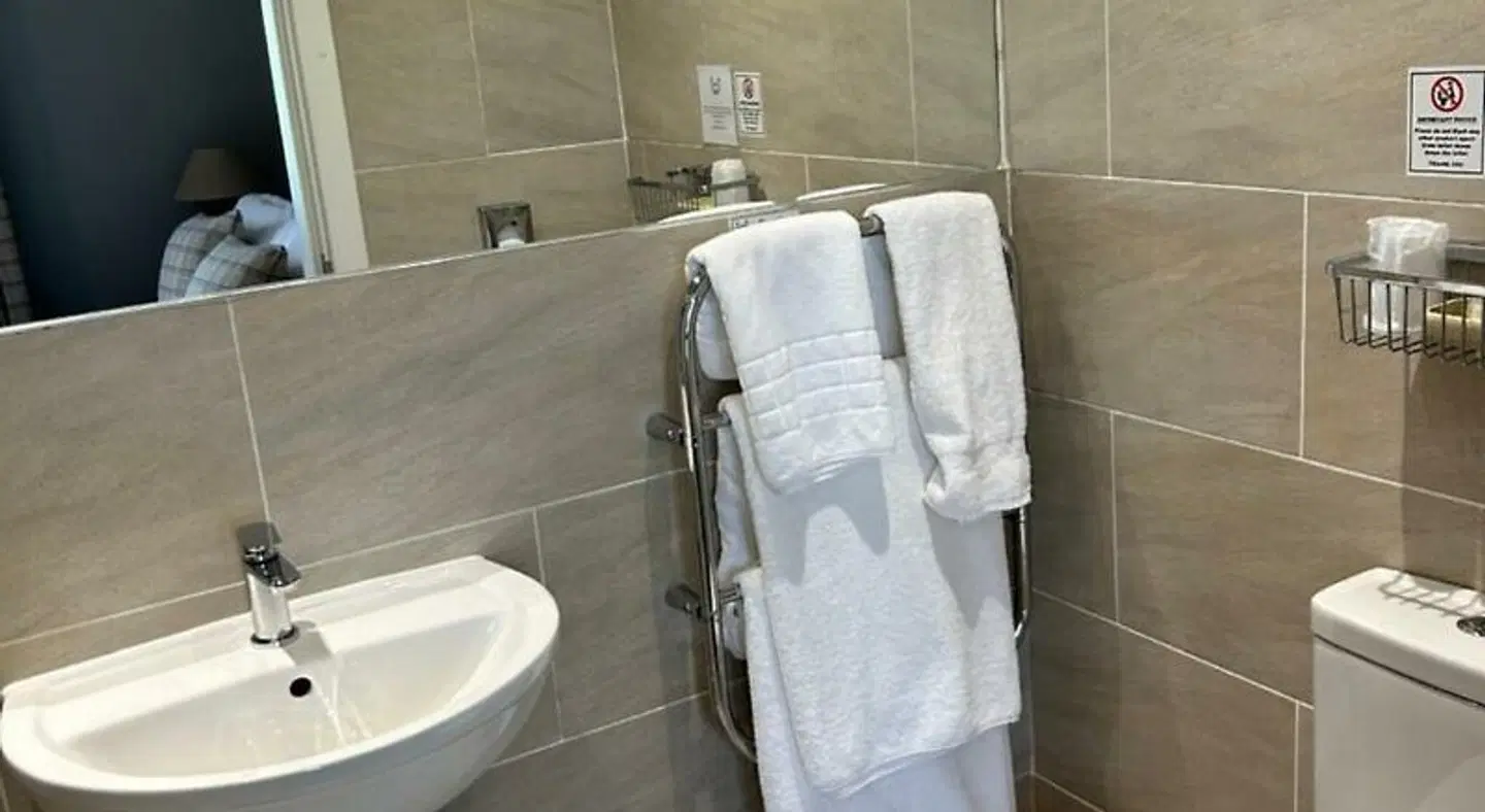 Loch Ness Guest House Badezimmer
