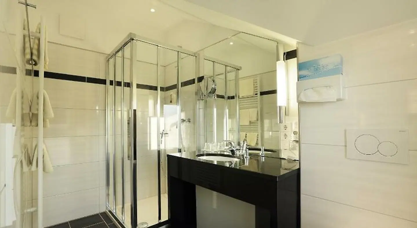 Hotel Waldesrand Badezimmer