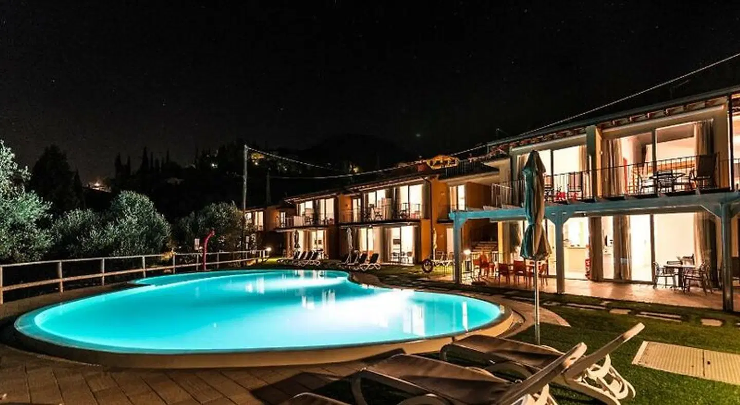 La Chioma di Berenice Garda Residence Hallenbad