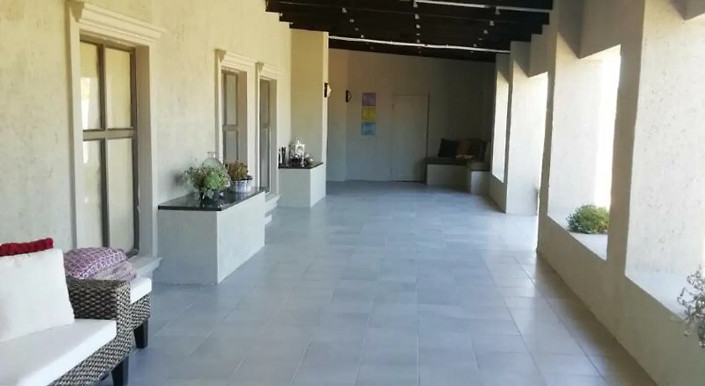 Linda se Dop LOUNGE_LOBBY