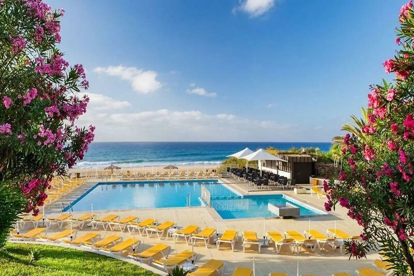 Vila Baleira Suites OUTDOOR_POOL
