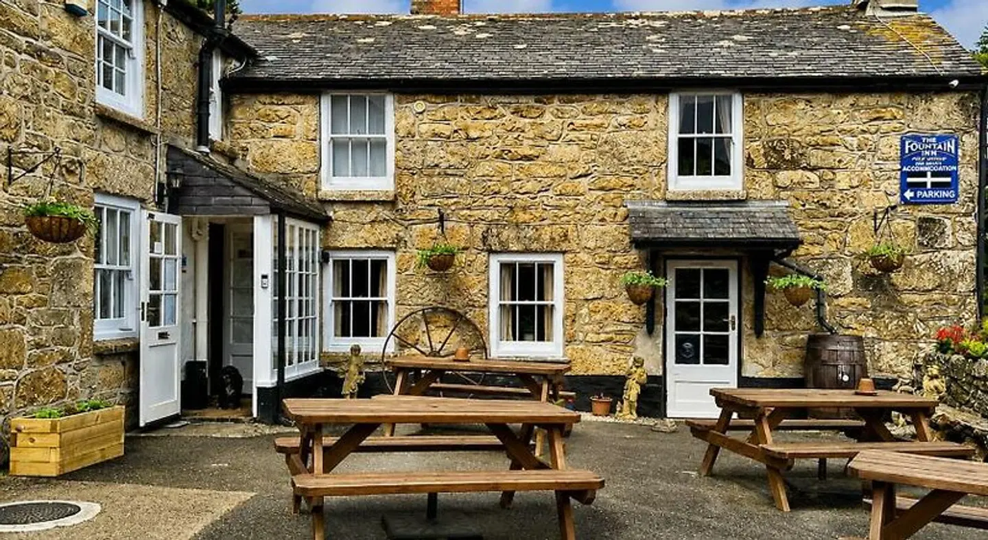 The Fountain Inn EXTERIOR
