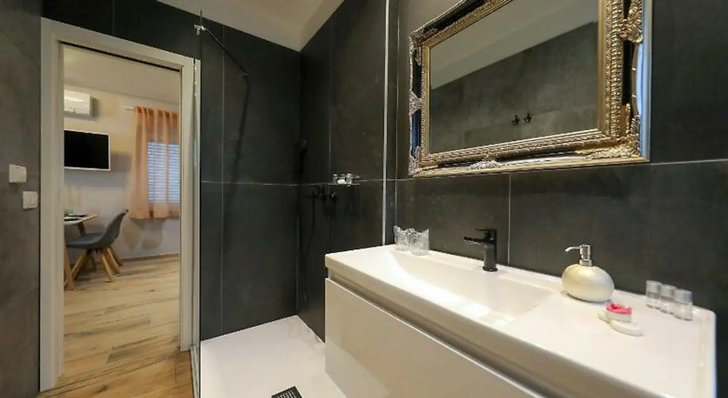 Aldo Apartments Center Badezimmer