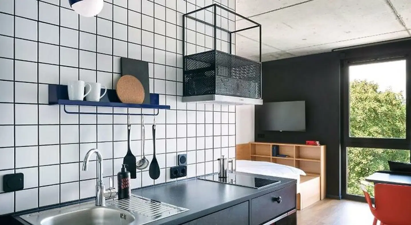 STAYERY Frankfurt Sachsenhausen Hallenbad