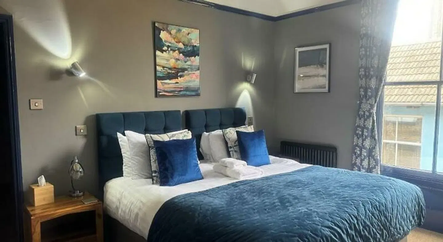 The Red Lion Hotel ROOM_EXAMPLE