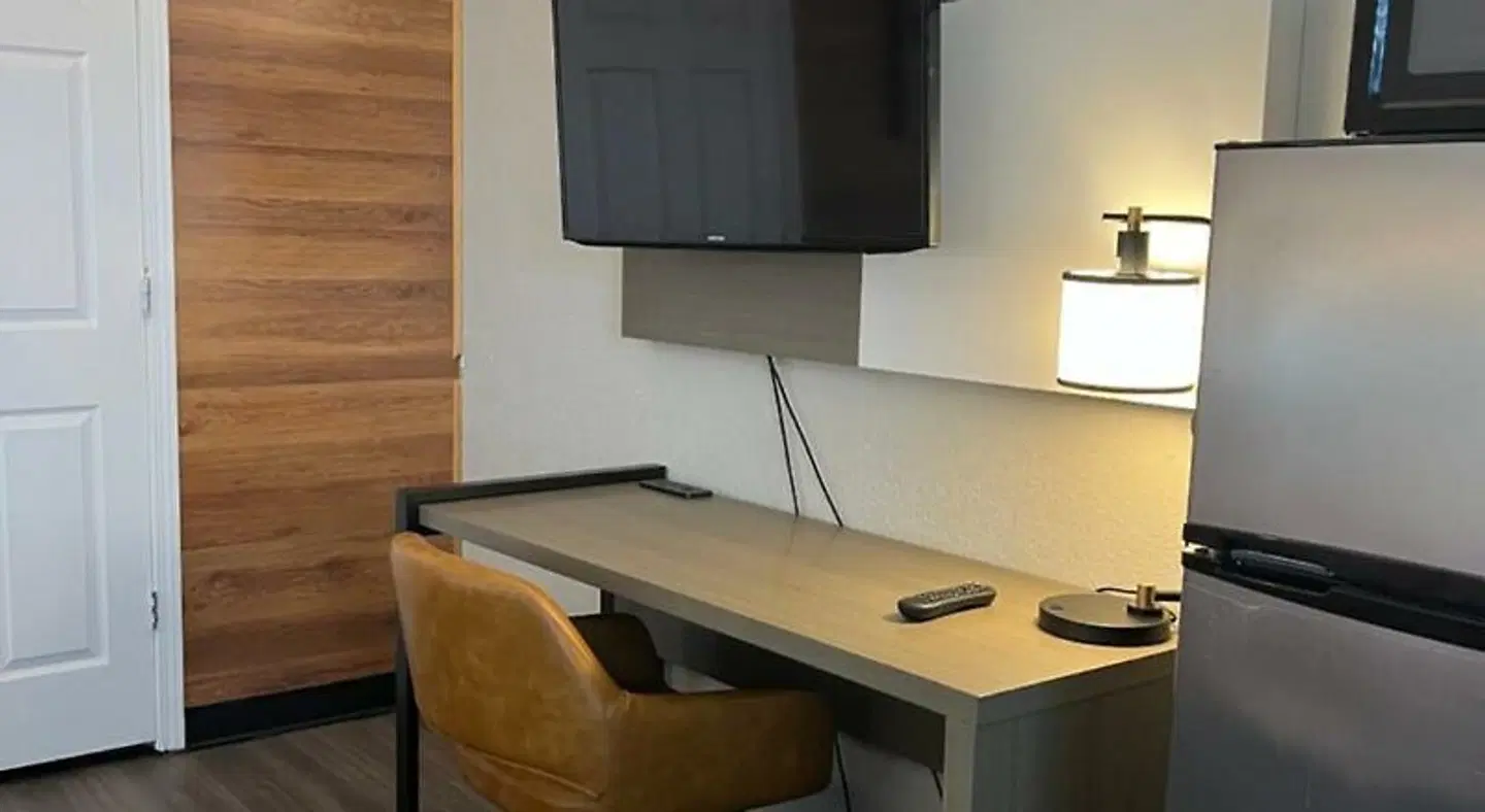 Hallmarc Inn and Suites ROOM_EXAMPLE