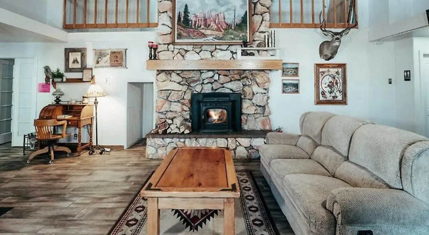 Bryce Canyon Pines LOUNGE_LOBBY