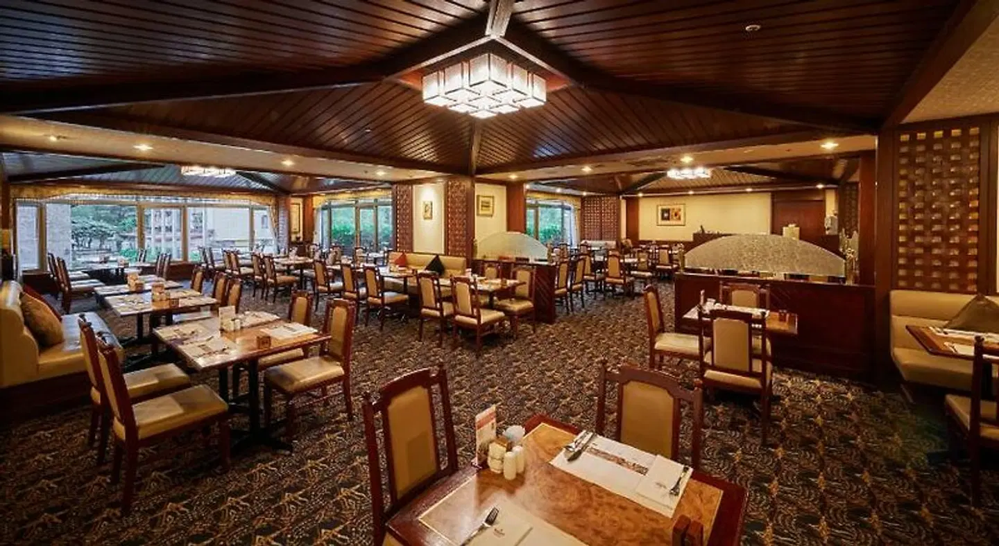 Howard Plaza Restaurant