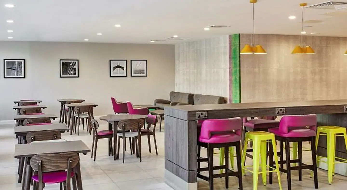 Hampton by Hilton Bristol City Centre Bar
