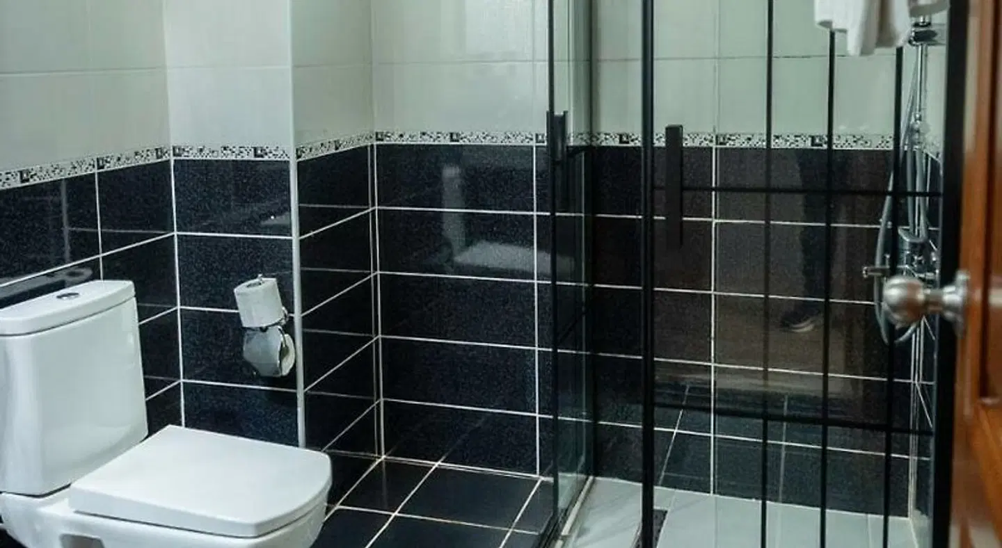 Basileus Hotel Badezimmer