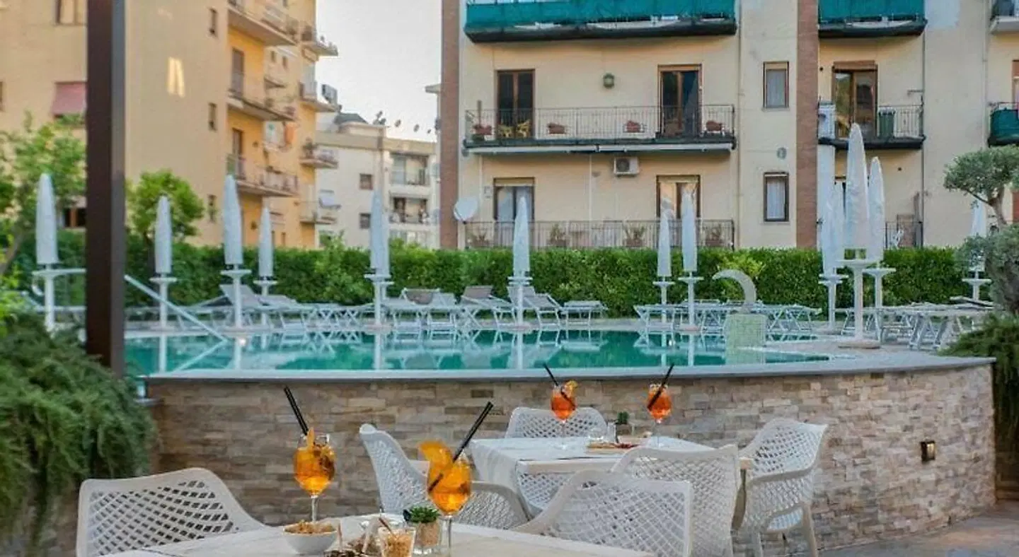 Leone Terrasse