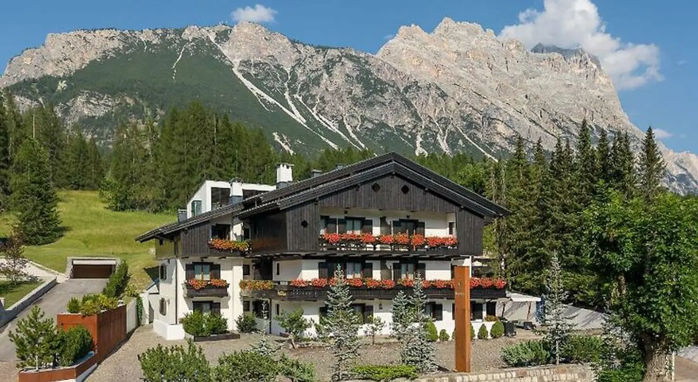 Lajadira & Spa EXTERIOR