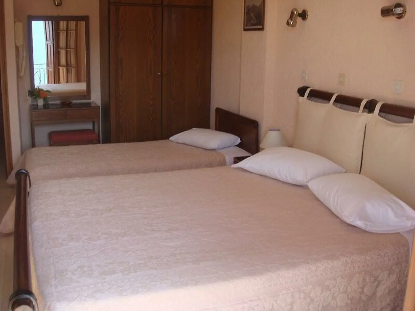 Olympic Hotel ROOM_EXAMPLE