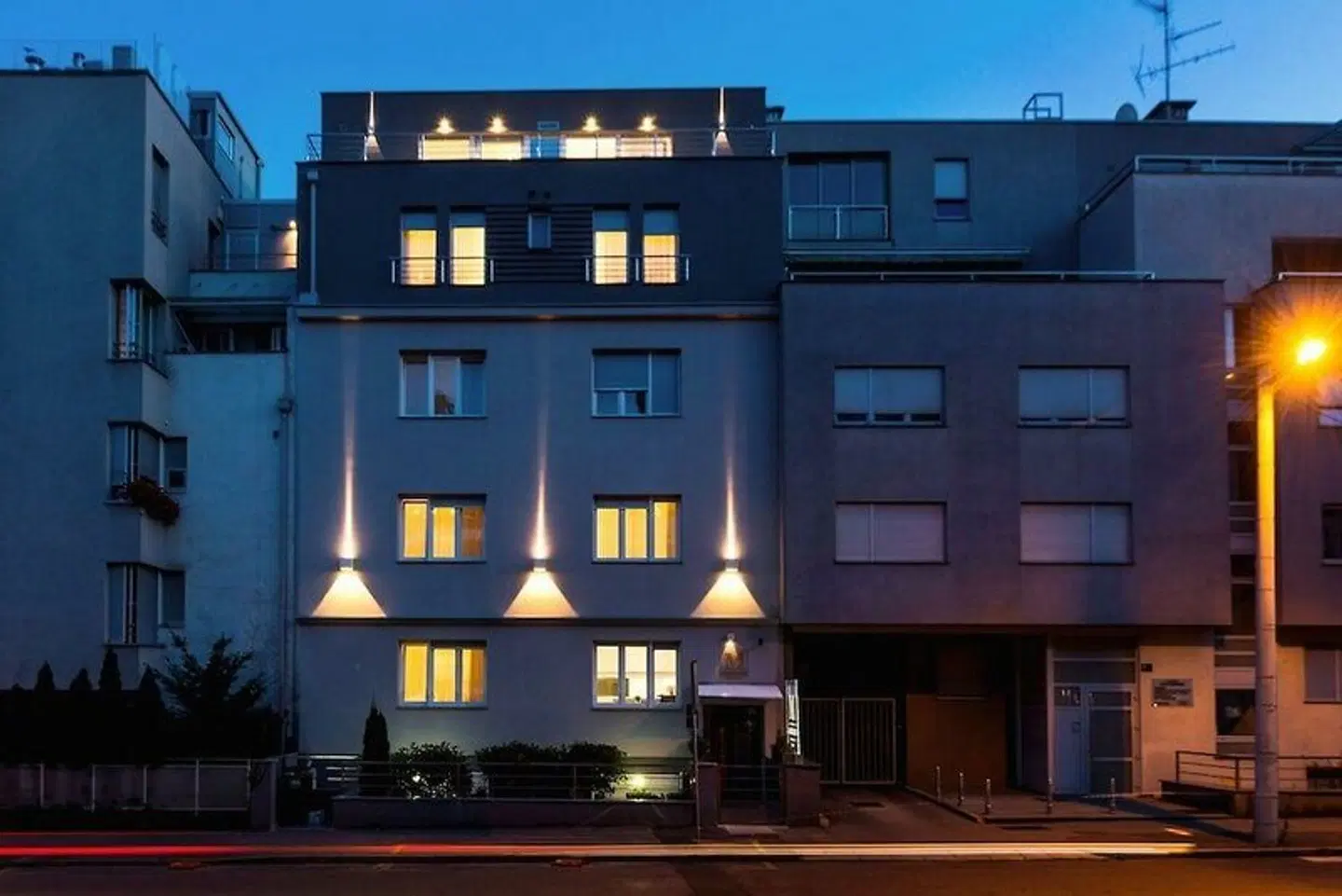 Meridien Luxury Apartments EXTERIOR