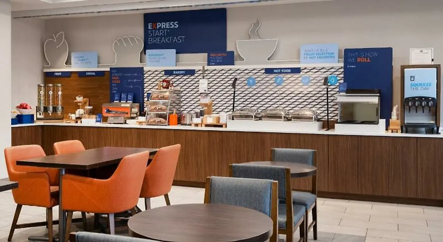 Holiday Inn Express & Suites Vernal - Dinosaurland by IHG Bar