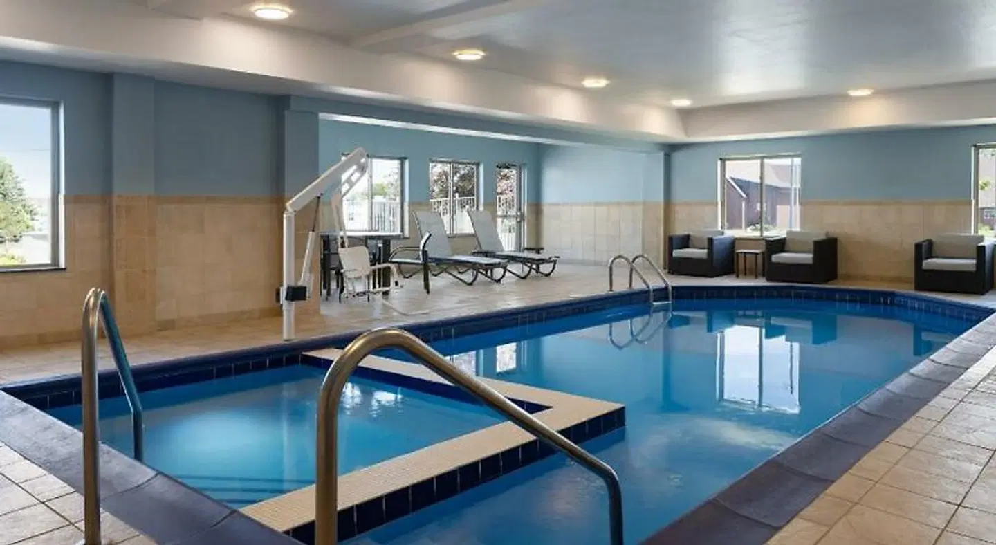 Holiday Inn Express & Suites Vernal - Dinosaurland by IHG Hallenbad