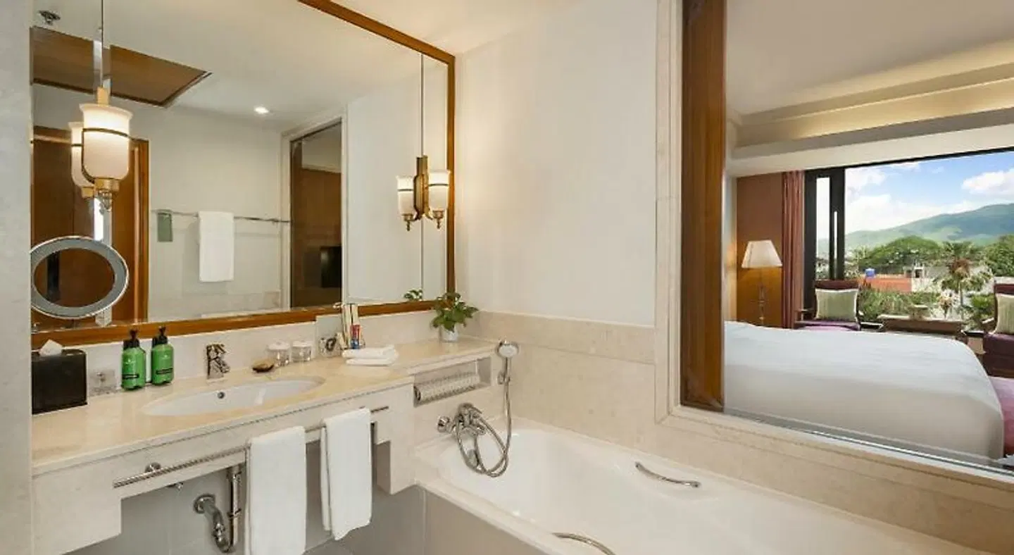 Shangri-La Hotel, Chiang Mai Badezimmer