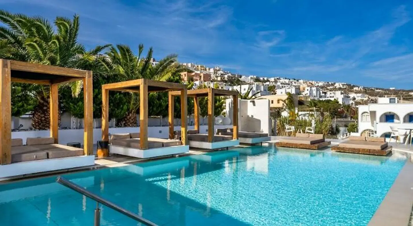 Callia Retreat Suites OUTDOOR_POOL